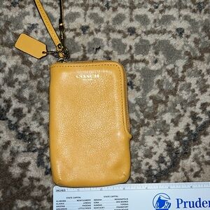 Coach Wristlet Yellow Small Purse Logo Leather Strap Zipper Card holder